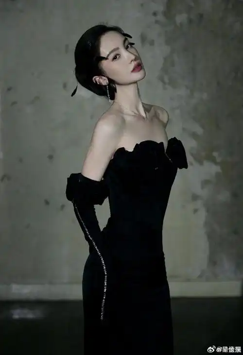 金晨的颜值和身材真不是盖的……|金晨_新浪新闻