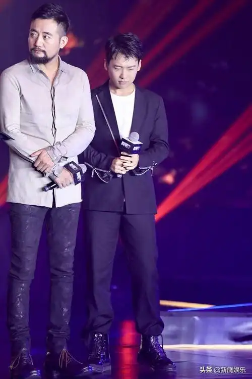 近日,钟汉良,周一围,郭麒麟等亮相北京参加电影《解放了》的发布会