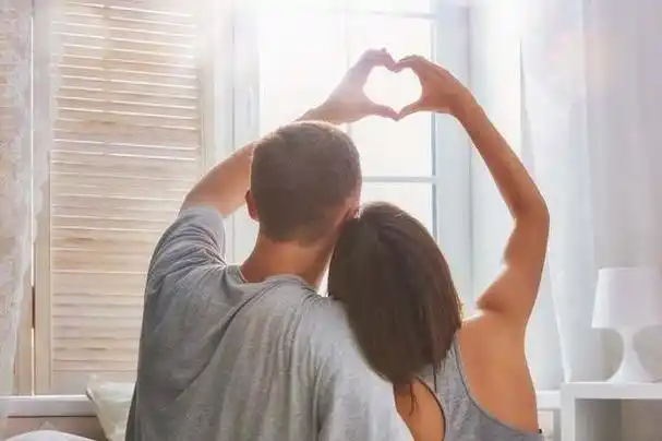 老婆和老公一起笔芯