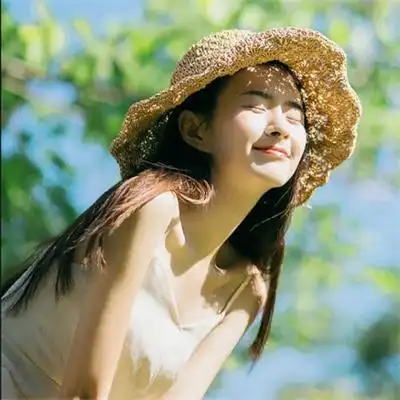 干净好看的温柔微笑真人女头图片