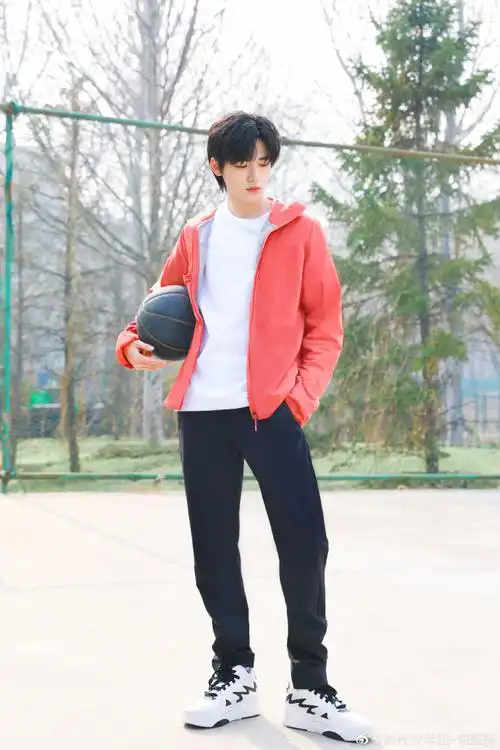 随拍91单车04 运动装 篮球90好鲜活的大学生@时代少年团-宋亚轩