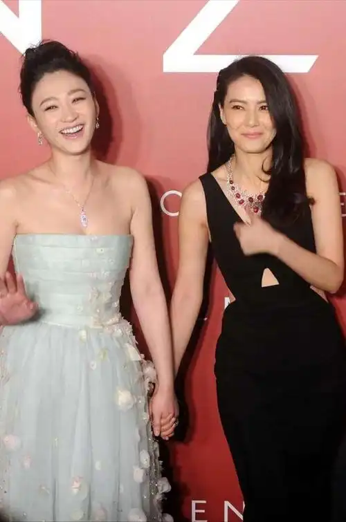 高圆圆和李小冉合影火了阅读量超过600万网友得罪了摄影师