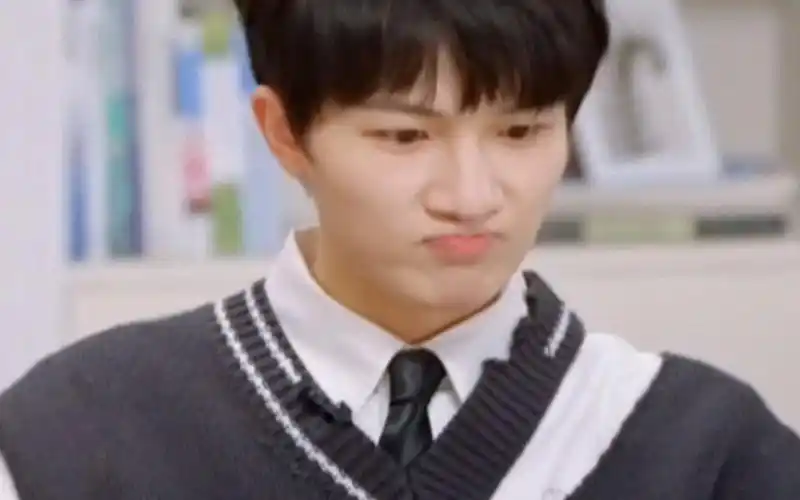 「周深」可可爱爱的嘟嘴!