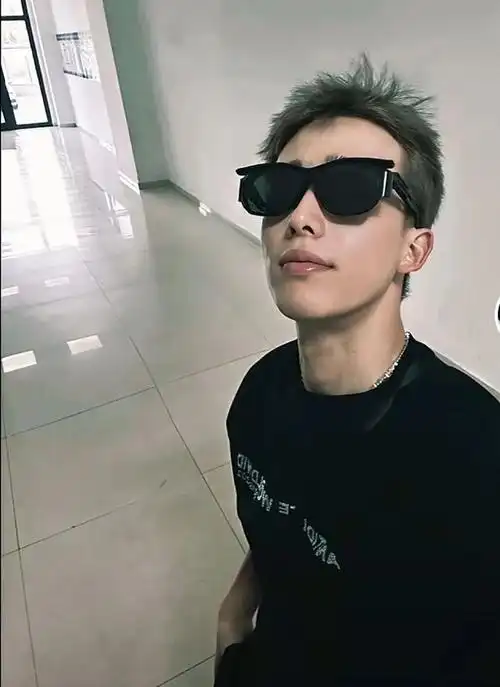 狗血经历电视剧都不敢这么写.