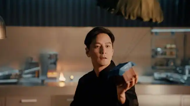 但我注意力都放在吴彦祖脸上了,果然不论吴彦祖多少岁,颜值