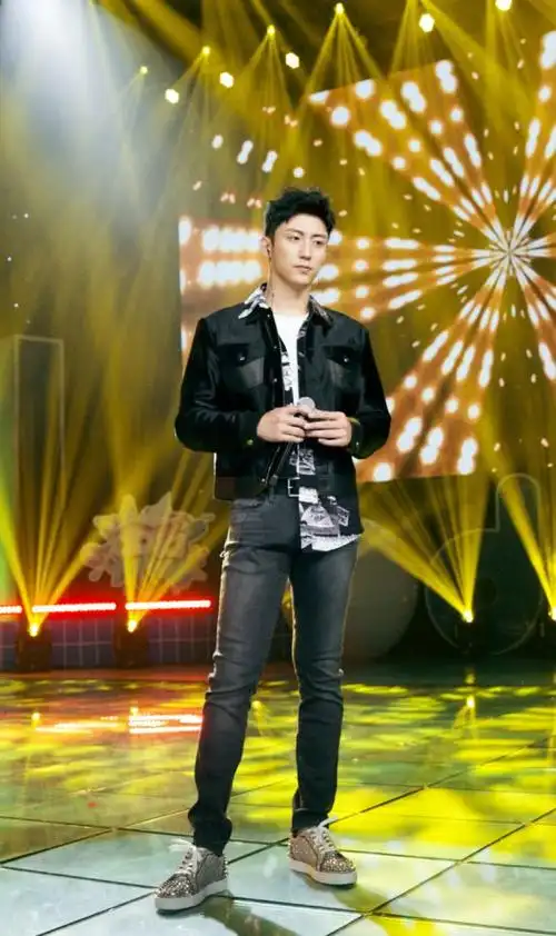 蜘蛛网裤买不得187黄景瑜穿了凹出萝卜腿真可怕