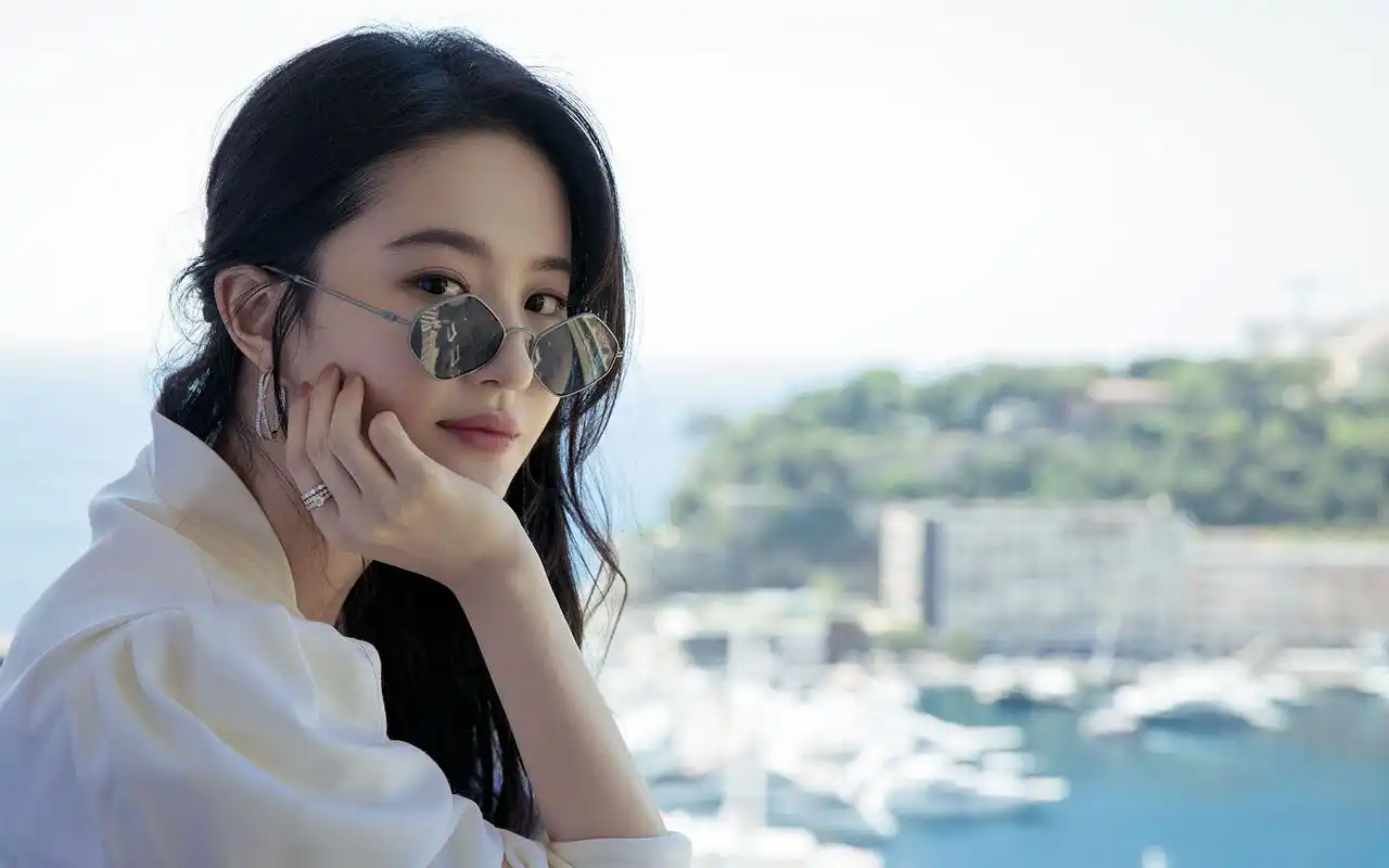 首页 桌面壁纸 大陆明星 刘亦菲精致优雅高清桌面壁纸上一张 下一张