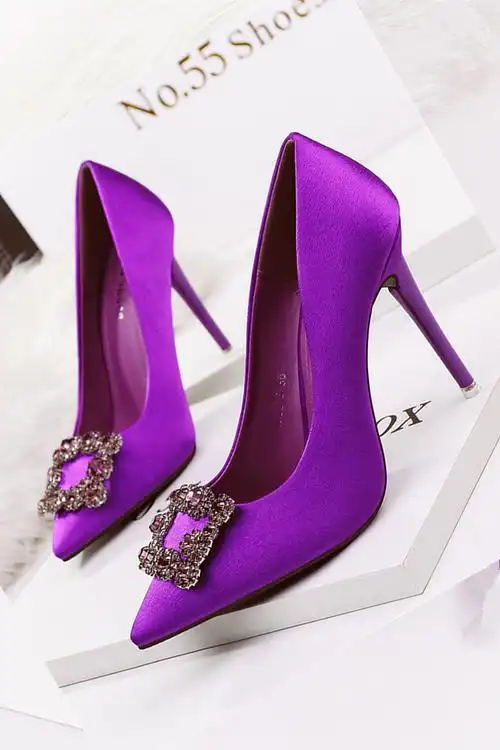 新款韩版时尚显瘦尖头浅口高跟鞋夜店性感女单鞋细跟方扣水钻婚鞋