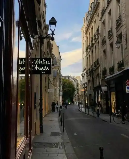 很有高级感的深色系壁纸背景图_网易订阅