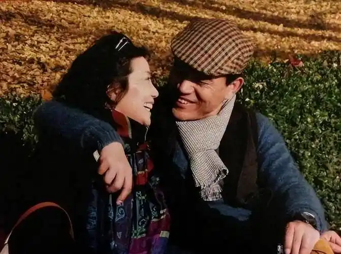 演员陈宝国:娶同学赵奎娥,结婚40年宠妻如宝,成年儿子让他犯愁_爱情