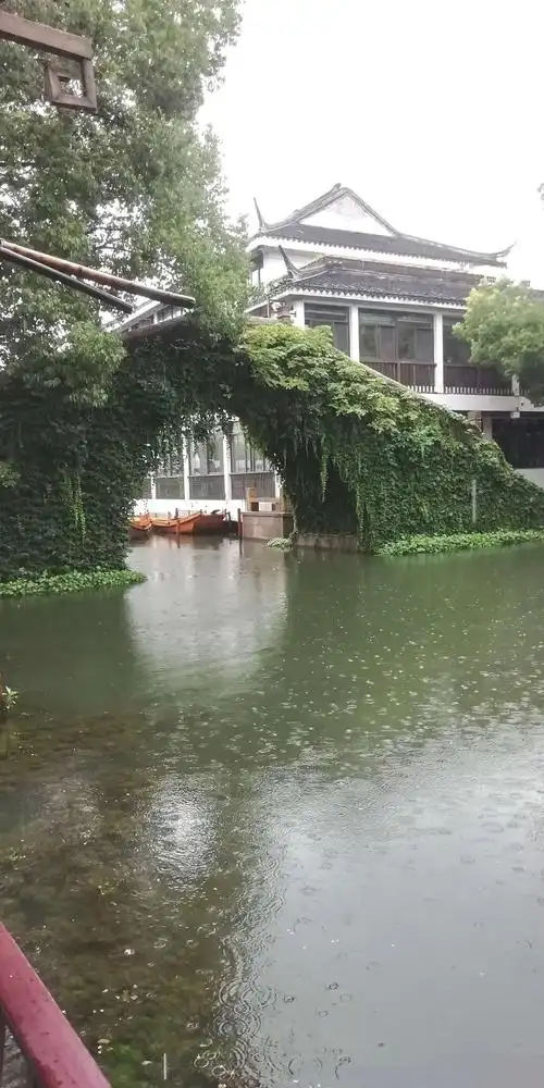 江南水乡周庄古镇,景色怡然.