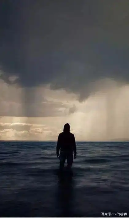 如果恋爱里过得伤心,何不试试一个人,你会知道那感觉有多爽