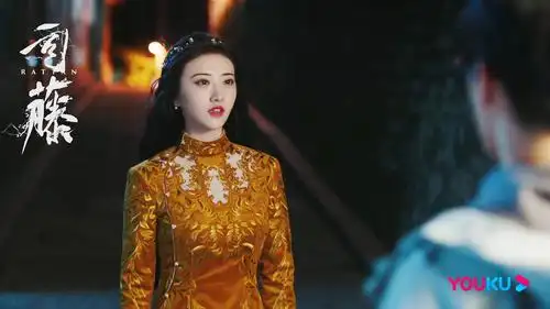 造型师想给人一种司藤很敢穿的感受