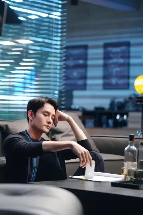 《向风而行》,因为王凯和谭松韵勉强苟到了大结局