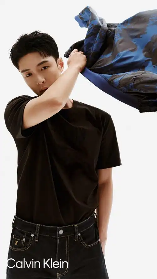 张艺兴ck全球代言人