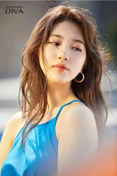 韩国裴秀智,写真集大放送,电影镜头下的她美出新高度!