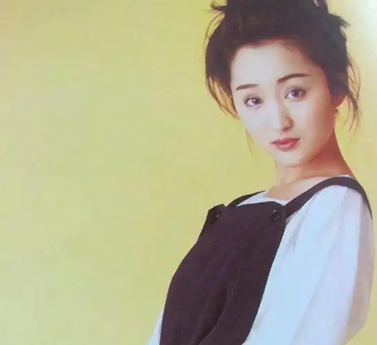 分手的26年后,赖文峰出狱乡下结婚度日,杨钰莹的选择令人心疼