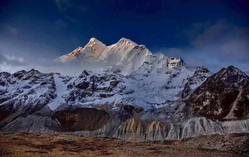 世界第五高峰——马卡鲁峰