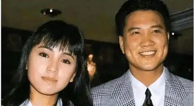 万梓良和恬妞离婚28年他做河南女婿46岁当爸爸她单身也有烦恼