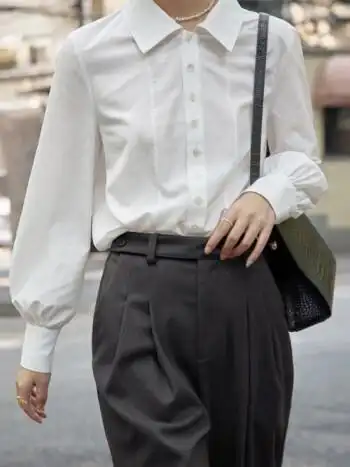 白长袖衬衫女设计感小众秋季新款内搭外穿衬衣港风打底上衣米白s7090