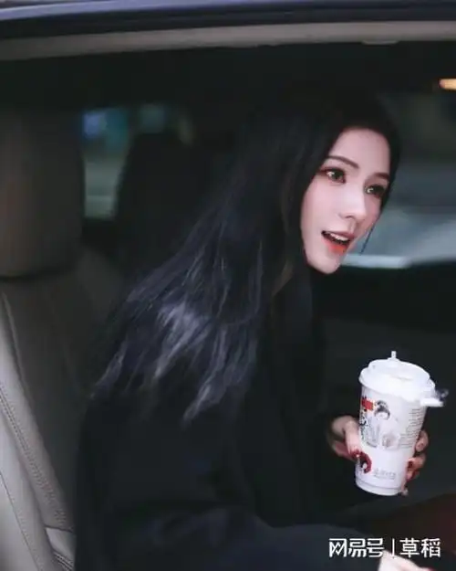 看完张予曦近照,我发现我和思聪有同样爱好|瑞丽|模特|王思聪|她的