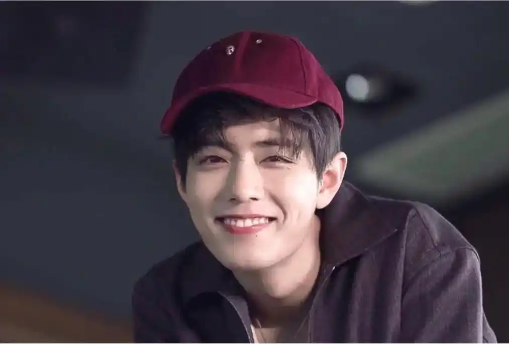 肖战 笑起来很好看 - 抖音