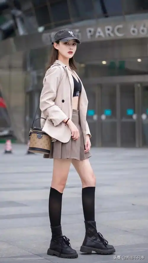 这都入秋了,济南的妹子们竟然还在穿裙子|街拍_网易订阅