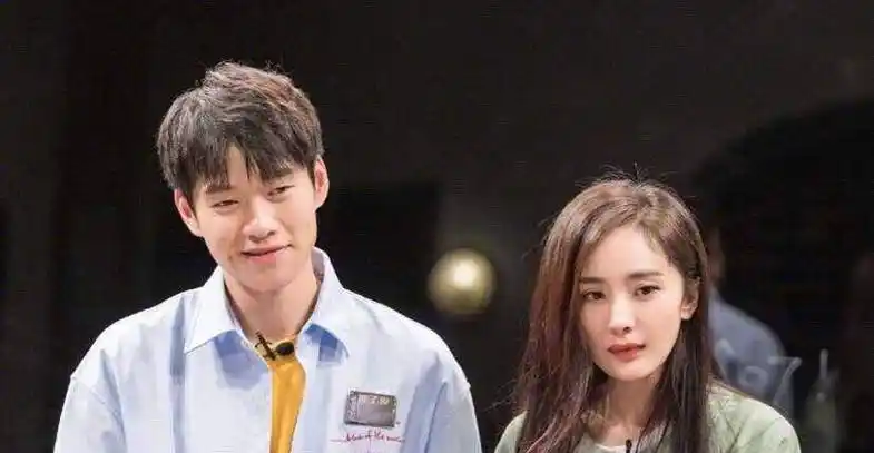 皇上不急太监急,都替杨幂魏大勋想好官宣文案了,鬼才居多!