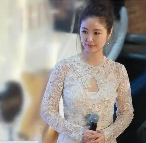 取得成功的同时;2009年由于觉得演员职业太单纯,故成立林心如工作室