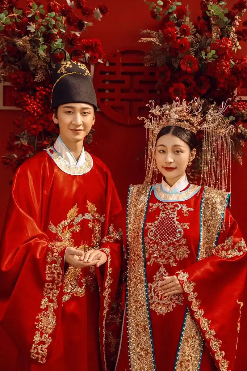 明制汉服中式婚纱照.