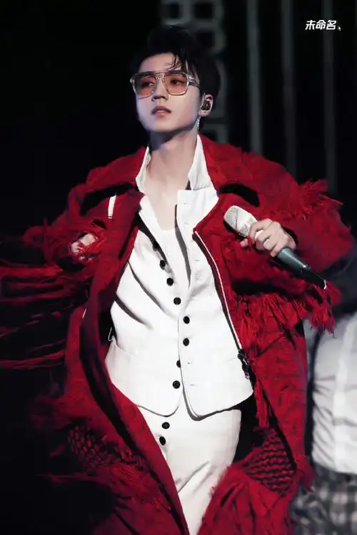 演唱会#  分享一些值得永久珍藏的绝美无边界  @tfboys-王俊凯