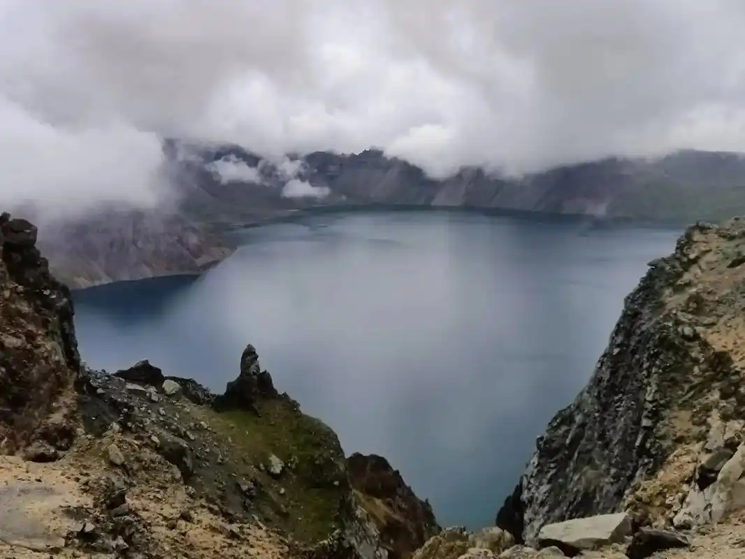 长白山天池的魅力是在于可遇不可求神秘一见真容.可 - 抖音