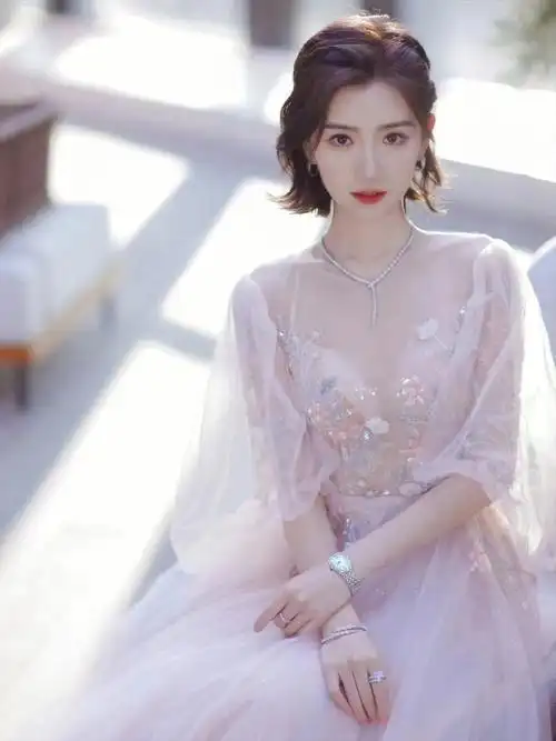 温柔优雅毛晓彤