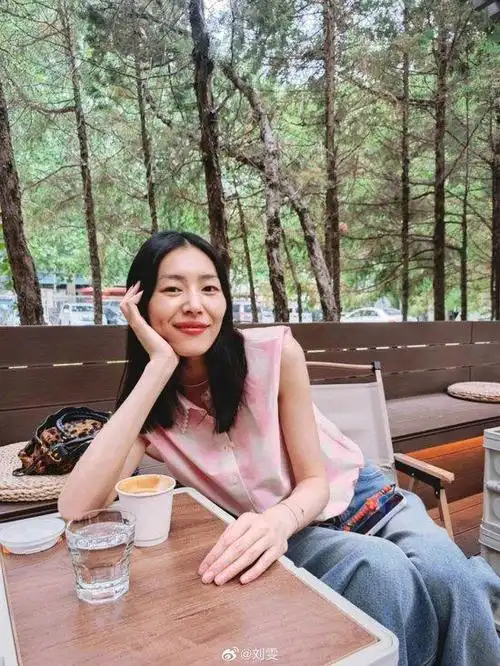 刘雯的夏日穿搭,我觉得非常ok!