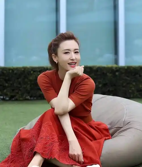 电视美女张蕾:爱自己,是终身浪漫的开始,她儿子照片,好可爱!