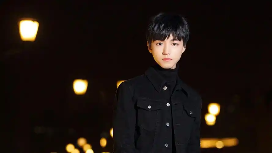 36m上传时间:2020-06-16壁纸标签:tfboys王俊凯明星风尚壁纸封面图