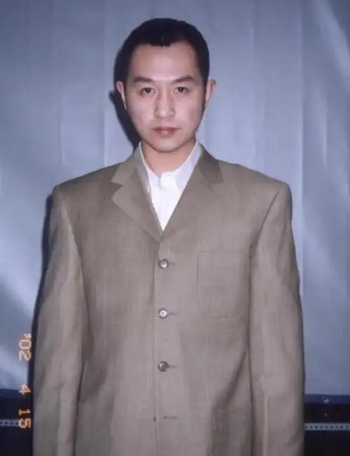 回顾歌手高枫离世20年妹妹曾泉定居在美国父母从未忘记过他