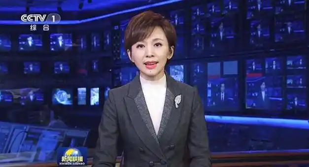 前新闻联播主持人欧阳夏丹转行为某品牌走秀满脸自信却被嘲丑