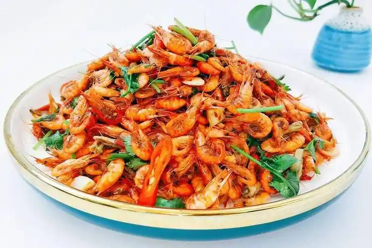河虾学会这样炒鲜香味美3分钟就上桌老人小孩都爱吃