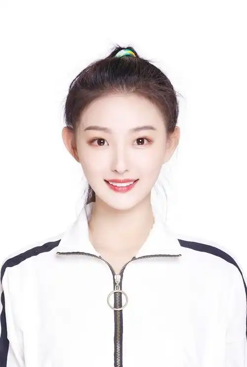 王思洁证件照长这样