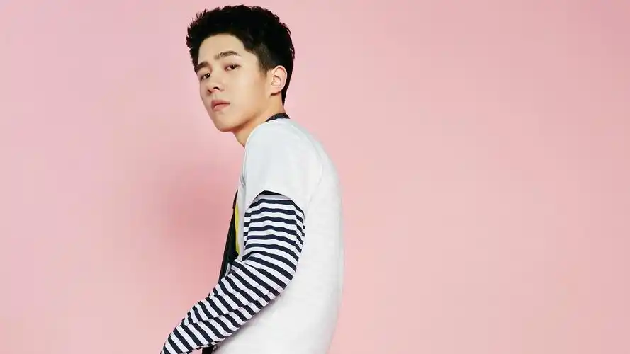 刘昊然壁纸图片