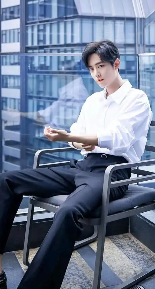 肖战阳光帅气图片,喜欢的收藏哦