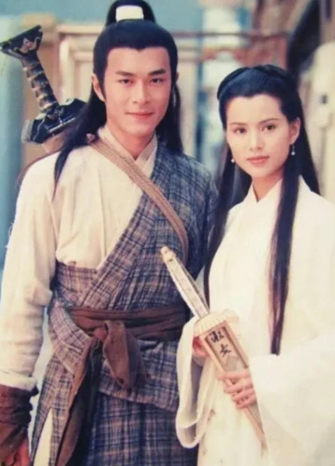 95版神雕侠侣花絮曝光 李若彤古天乐耳语互动好有爱