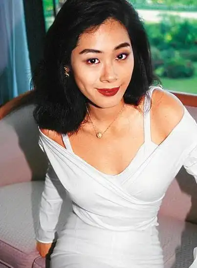 乐坛妖精关淑怡年轻时和王菲齐名却因未婚生子自毁前程