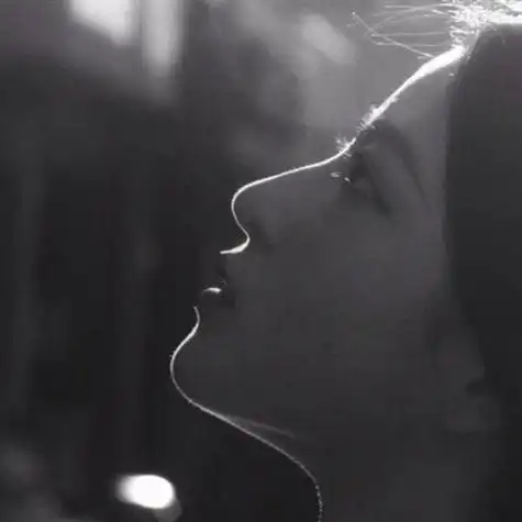 女生头像伤感唯美黑白图片遇见最美的自己