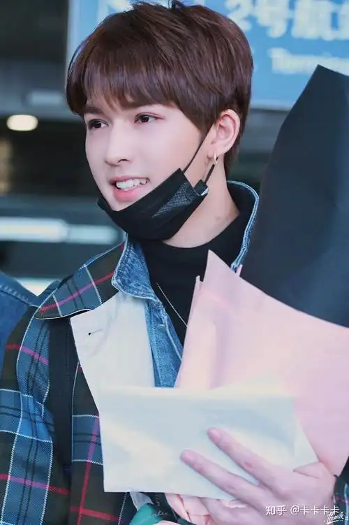 有没有朱正廷绝美的照片? - 知乎