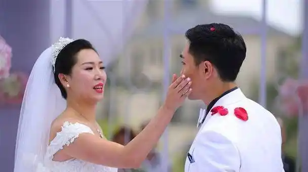 球迷直指孔令辉_李晓霞_丁宁_决赛