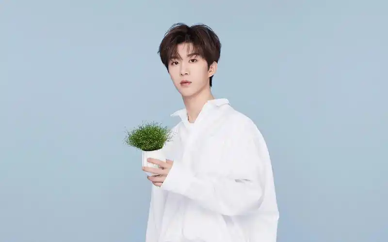 最抠门老板?范丞丞在线吐槽杜华发红包太少,一百块钱7个人分