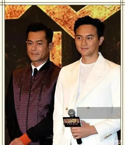 47岁的古天乐和46岁的张智霖同框时,成熟男人的杀伤力太大了
