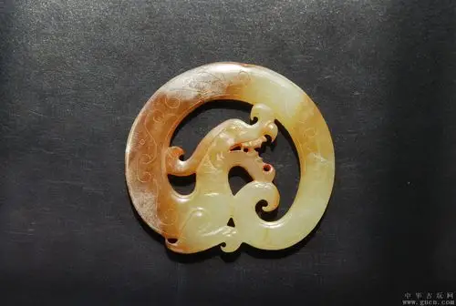 汉代黄玉龙璧